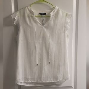 NWT Tahari Flutter Sleeve White Metallic Blouse Medium